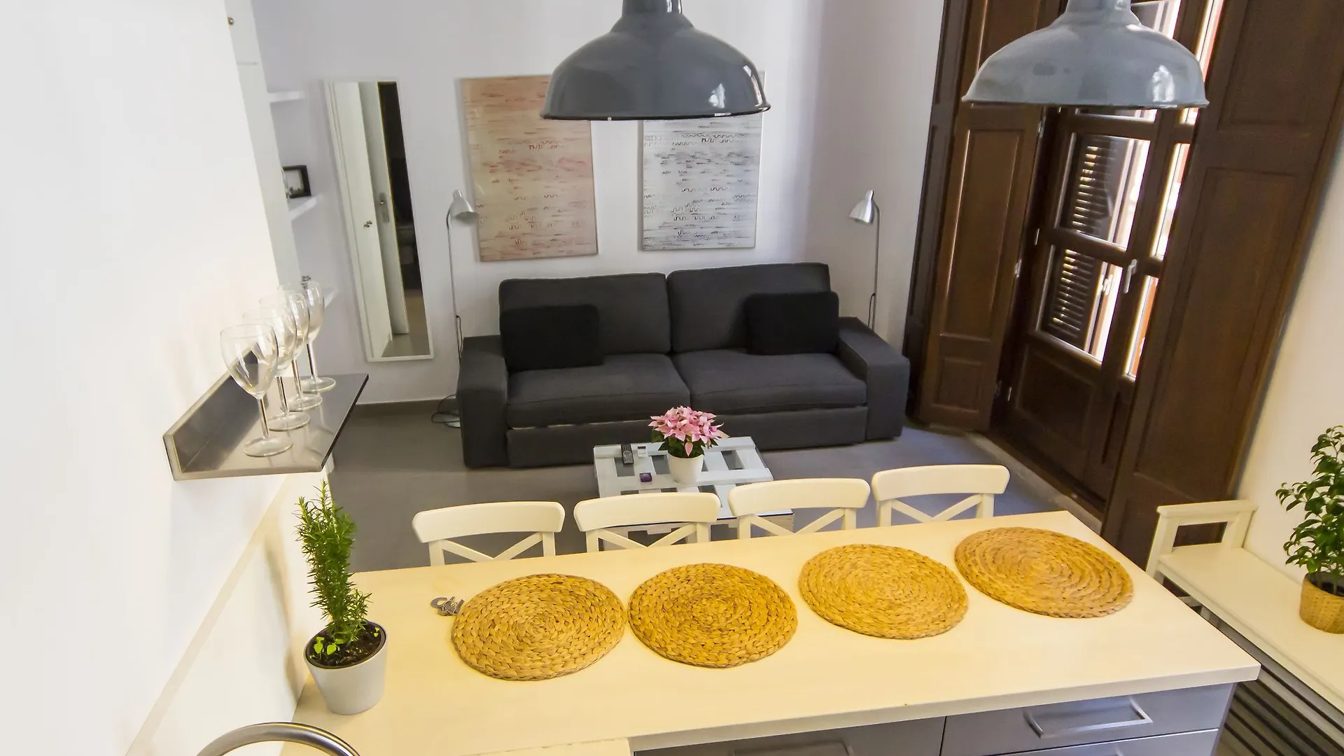 Apartamentos Malaga Picasso Spanien