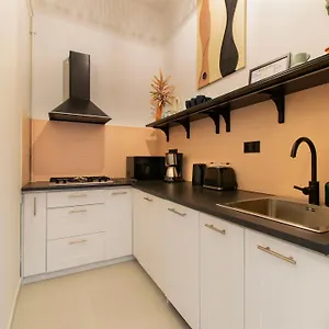 https://delightful-apartments-warszawska-street.krakowhotelspoland.com