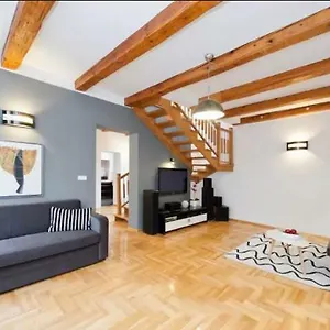 https://bright-and-comfy-5-colours-old-town.krakowhotelspoland.com
