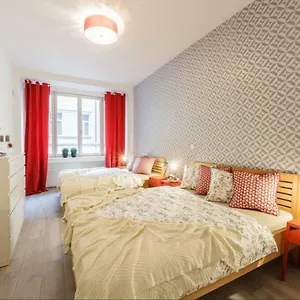 https://central-prague-crown-apartments.praguehotelsweb.com